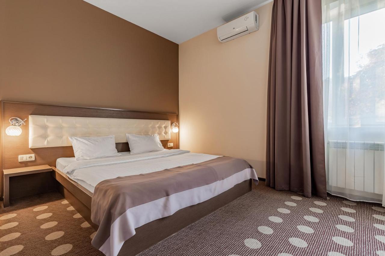 Ambassador Plaza Hotell Kiev Exteriör bild