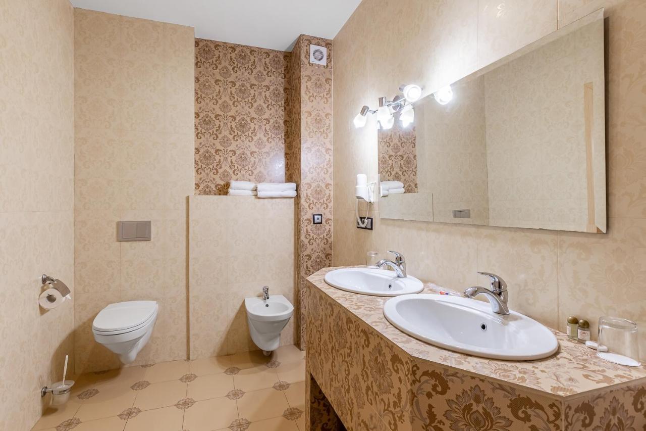 Ambassador Plaza Hotell Kiev Exteriör bild