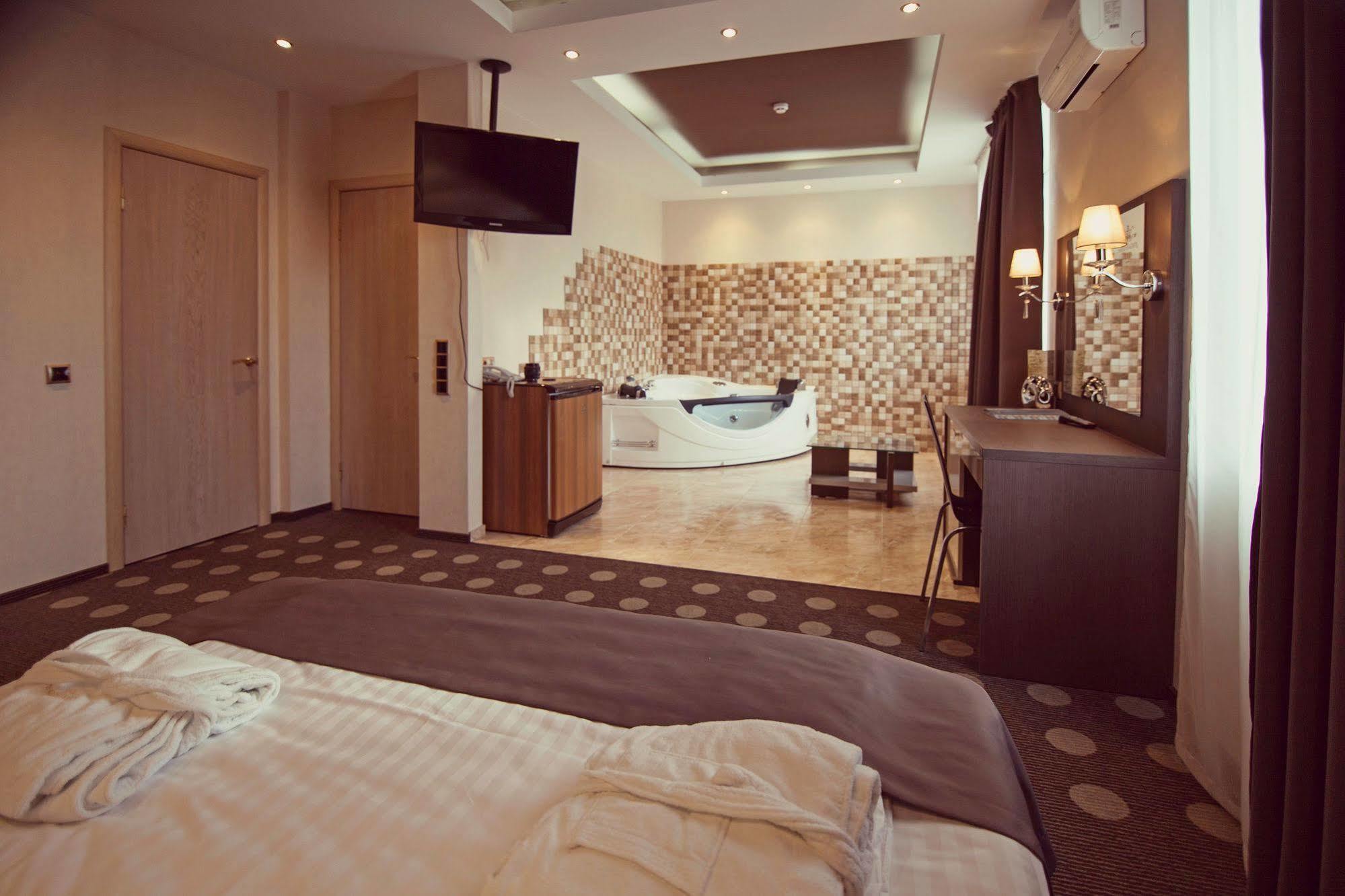 Ambassador Plaza Hotell Kiev Exteriör bild