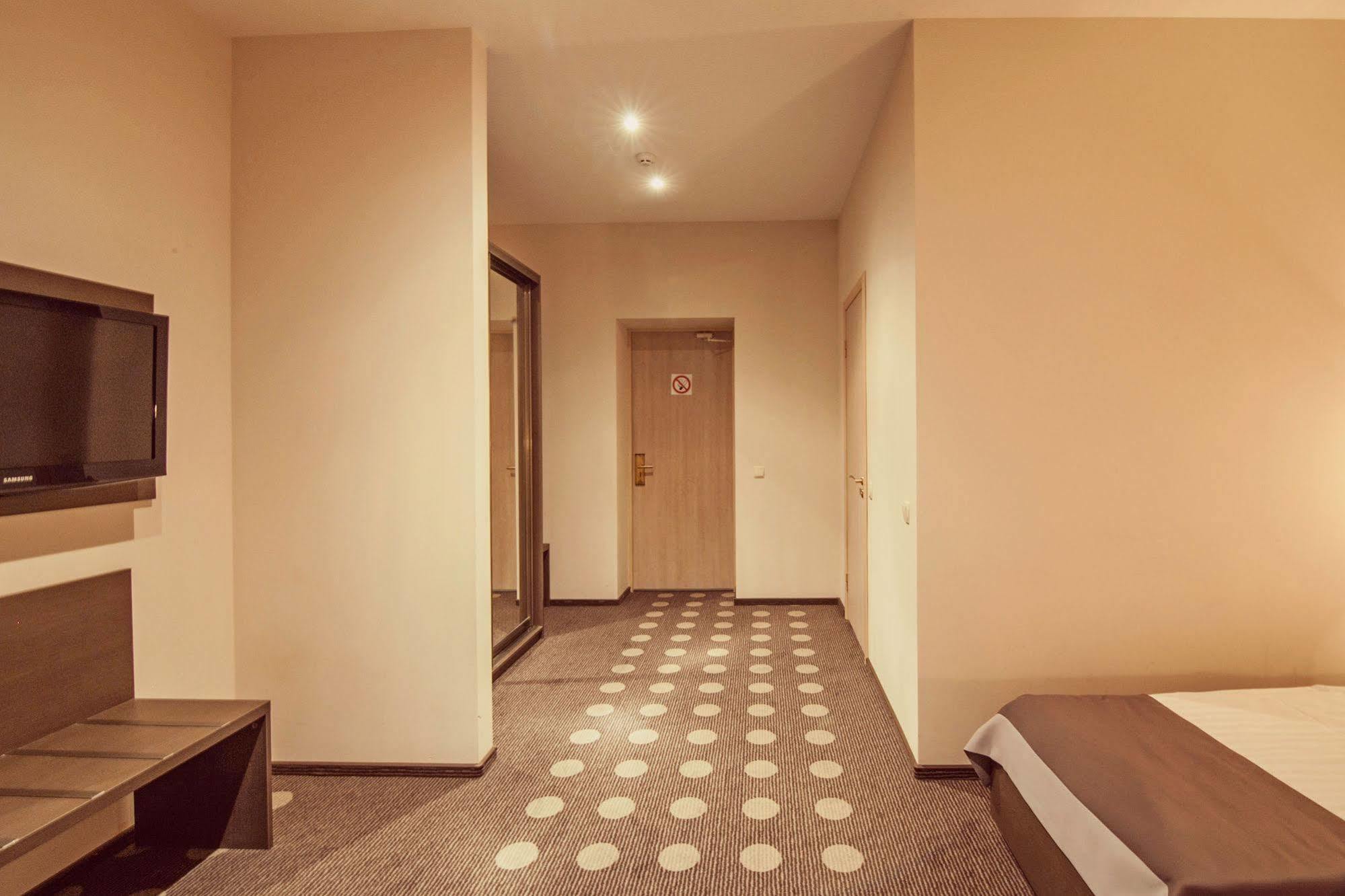Ambassador Plaza Hotell Kiev Exteriör bild